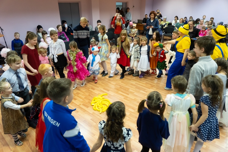 Волонтеры поздравили детей, участвующих в акции «Новогоднее чудо»