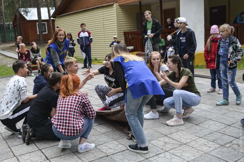 Волонтеры провели «Веселые старты» в ЗОЛ «Ленёвский»
