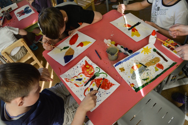 Волонтеры ЦПГИ провели мастер-класс по рисованию в «Улыбке»